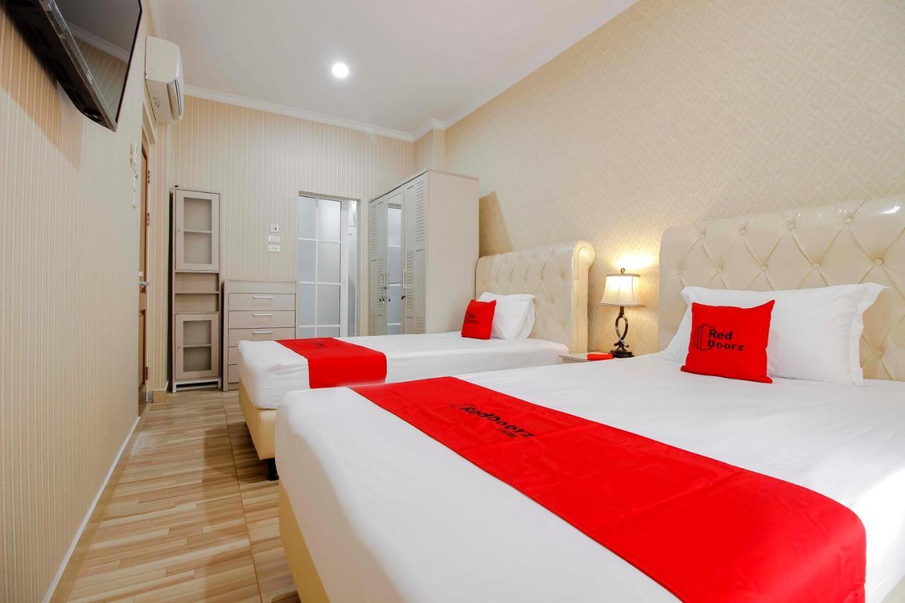 Reddoorz Plus @ Kwitang 2 Jakarta Exterior photo